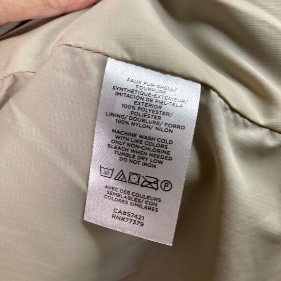 Womens Ann Taylor Faux Fur Vest Lined M/L Tan NWT Polyester Nylon - Picture 9 of 9